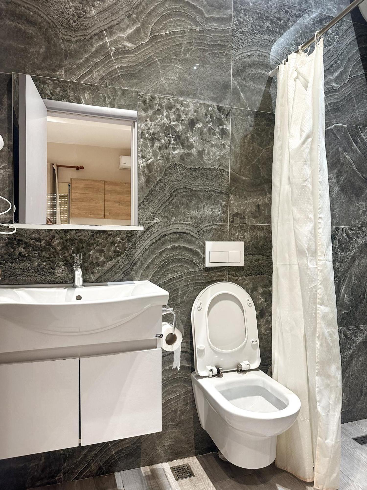Azura Beach Apartment Durres